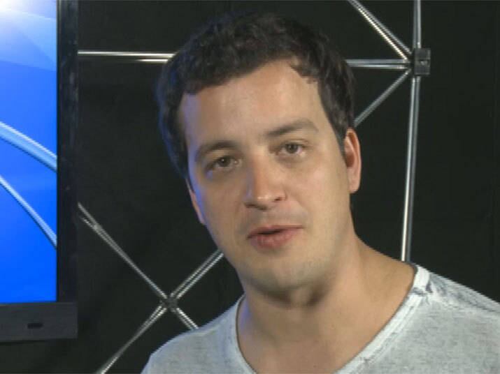 — Assim que o programa se consolida no ar, os
demais interessados em participar vão perceber que o programa é um grande
barato. Vão se divertir muito, a gravação é uma delícia, o clima é ótimo como
um dos poucos que vi na televisão tão bom. O dinamismo da gravação é incrível,
as meninas são maravilhosas e, na melhor das hipóteses, ele sai com um encontro
com uma gata

+ Vídeo: Rafael Cortez responde a perguntas dos internautas sobre o Me Leva Contigo

+ Vídeo: Samuel é apontado como 'xavequeiro' e perde chance com candidatas

+ Vídeo: Caio mostra talento em rap e é disputado por pretendentes
