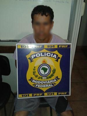 Suspeito dirigia caminhão no momento da prisão