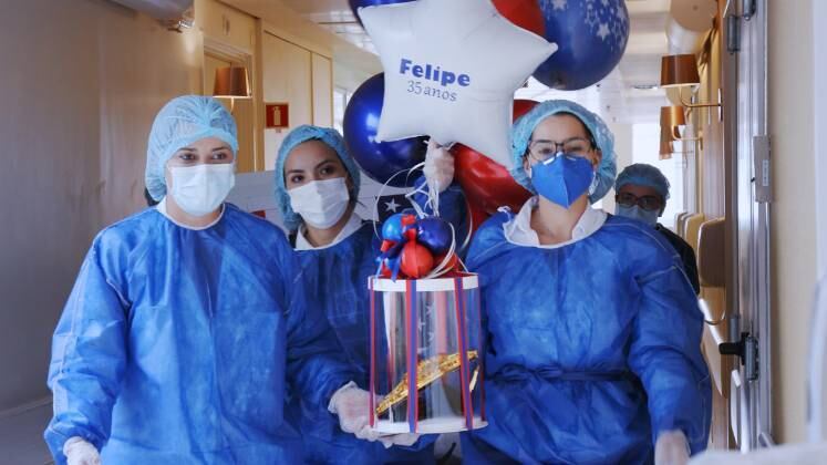 O terceiro episódio de O Hospital, exibido nesta sexta-feira (9), relembra como foi a chegada do coronavírus ao Brasil e como isso transformou a rotina dos profissionais do Hospital Moriah, localizado em São Paulo, e um dos mais avançados na América Latina. É a partir das 23 horas, na Record TV. Não perca!