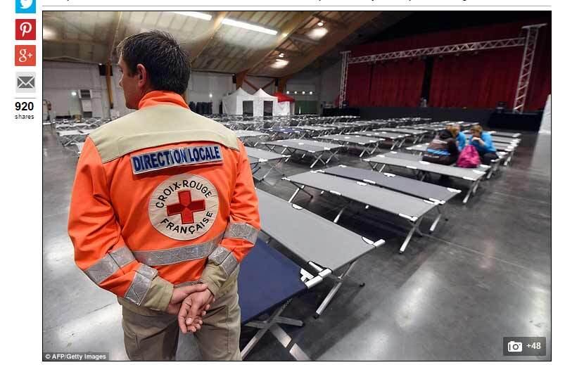 A Cruz Vermelha francesa preparou camas para parentes das vítimas do acidente da Germanwings durante as buscas
