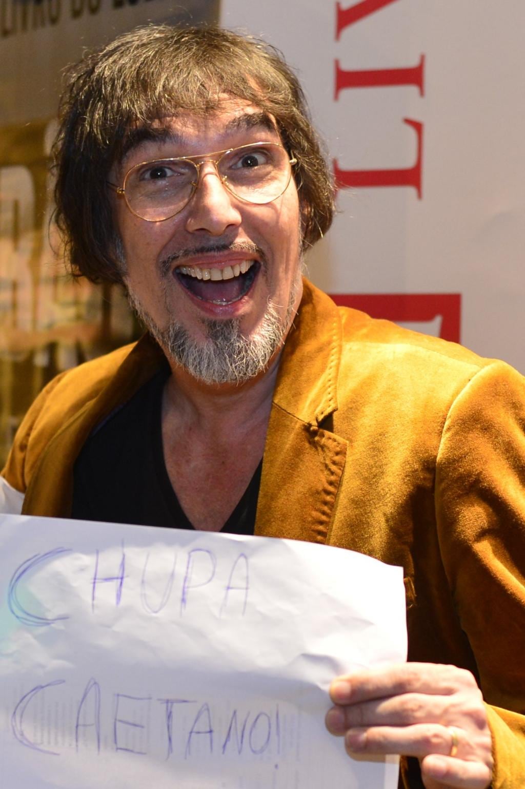 Lobão está cobrando R$ 700 para quem quiser tirar foto com ele. Sabe quem comprou? Ninguém