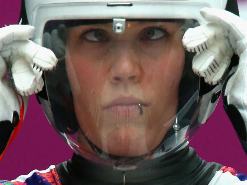 A canadense Alex Gough, por sua vez, prefere ficar vesga...