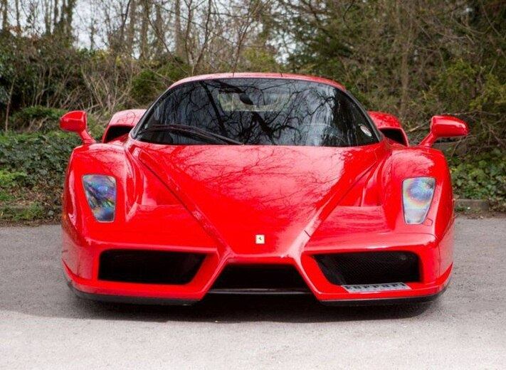 A expectativa é que as vendas gerem uma receita de cerca de R$ 5 milhões. As autoridades russas, em colaboração com a Interpol e o FBI, conseguiram apanhar um dos mais temidos chefão da máfia russa 
