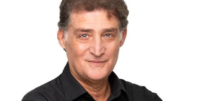 Oristanio: 'O livro foi um presente, um bolinho que dei a mim mesmo pelos 50 anos de carreira'