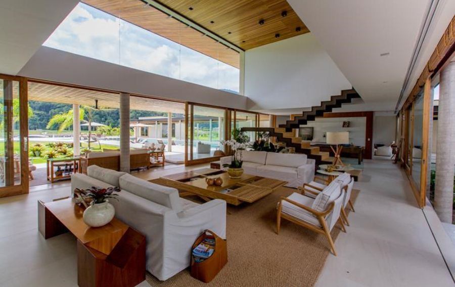 Esta casa é uma das mais caras à venda no Rio de Janeiro