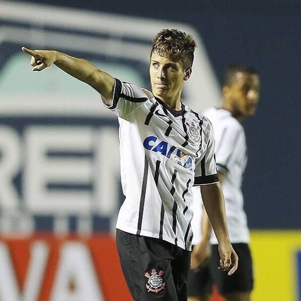Outro caso recente envolve o meia-atacante Matheus Cassini. Promessa da base do Corinthians, Matheus foi vendido ao Palermo-ITA por uma baixa quantia e para sanar dívidas