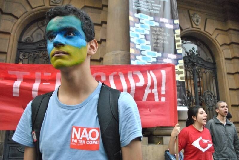 Segundo a página do protesto, criado na internet, mais de 3.700 pessoas confirmaram presença no ato