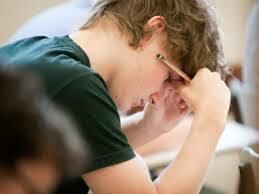 Ao todo, 119 escolas abrirão seus portões, às 12h30, para receber os candidatos