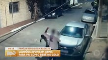 Criminoso aponta arma para pai com bebê no colo durante assalto em SP; veja o vídeo