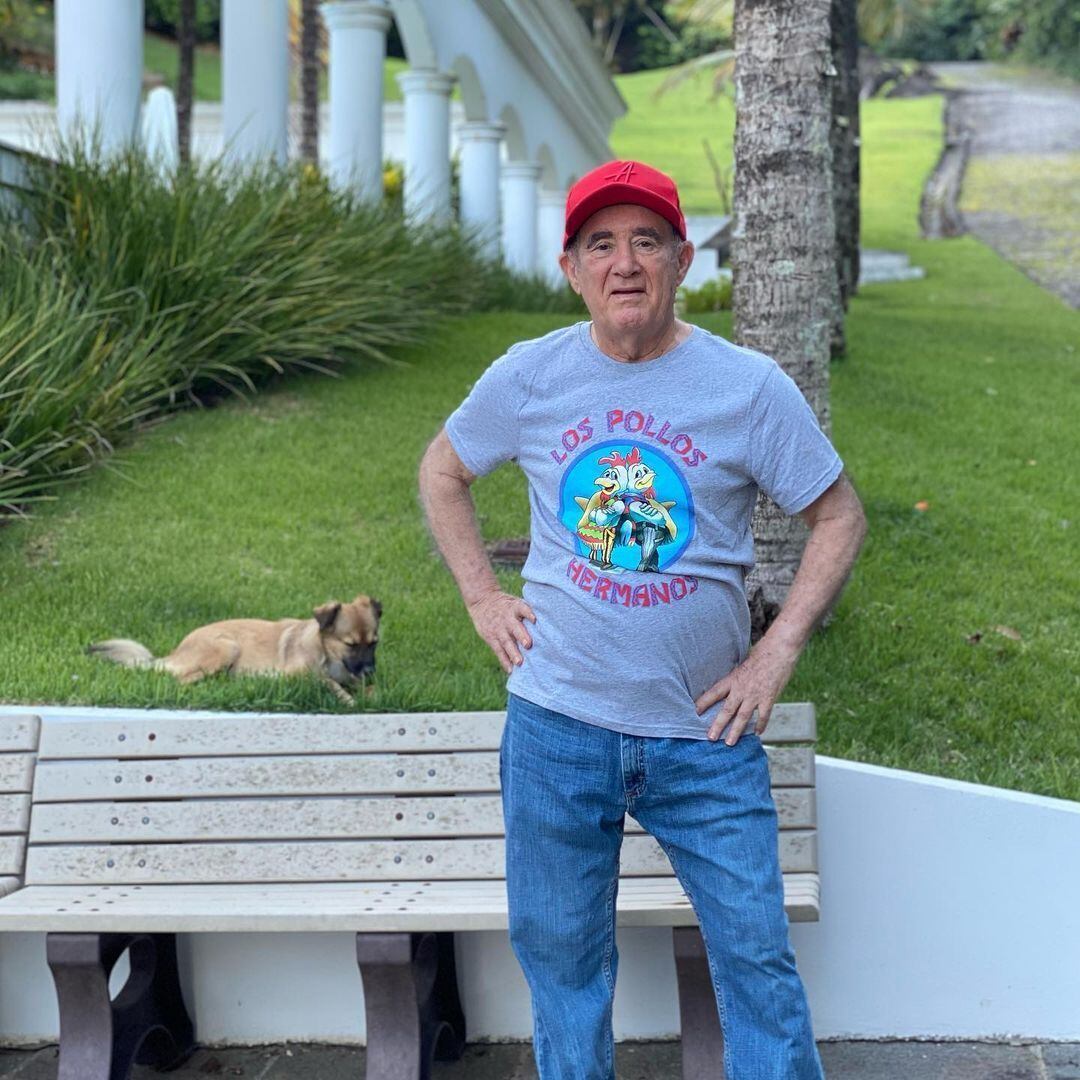 Renato Aragão está fora do ar há alguns anos. No ano passado, em 30 de junho, ele foi demitido da TV Globo após 44 anos de contrato com a emissora carioca. À época, de acordo com informação da colunista Keila Jimenez, do R7, a medida fazia parte de uma série de corte de gastos da empresa