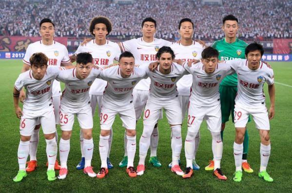 Além dos gols de Pato, o Tianjin conta com o futebol do volante belga Witsel, ex-Zenit