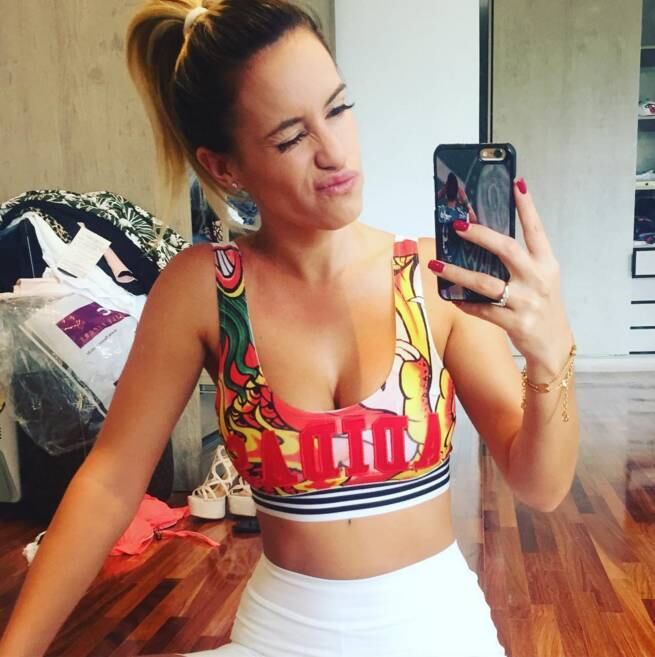 A gata tem 24 aninhos e deixa os marmanjos babando com suas belas fotos