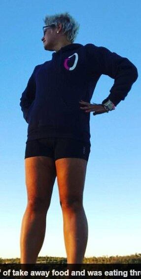 Mas depois da visita ao médico em maio de 2015 ela sabia que tinha
que mudar.


— Meu médico havia mencionado uma cirurgia para mim antes, mas eu não
queria chegar a esse extremo.


No final, ela optou por ter cirurgia gástrica.


— Foi a última chance de salvar minha vida