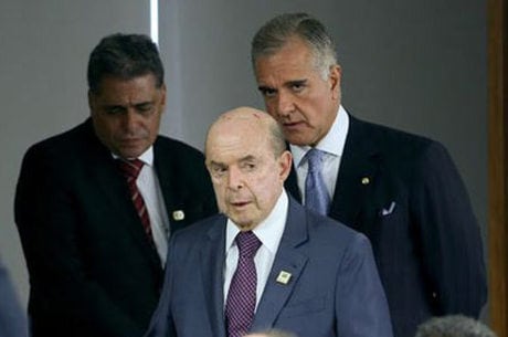 Dornelles participou hoje de reunião particular com Temer e Meirelles