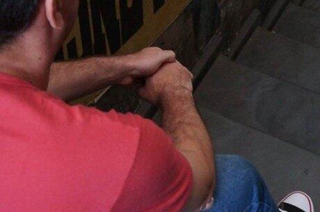 As ações das universidades oferecem ajuda para prevenir problemas como suicídio