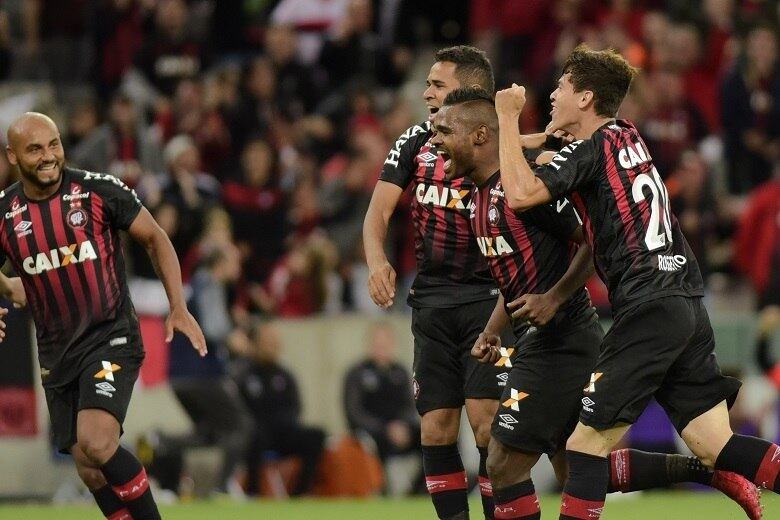 Furacão sofreu um gol na segunda etapa, mas marcou cinco e ficou com a vitória