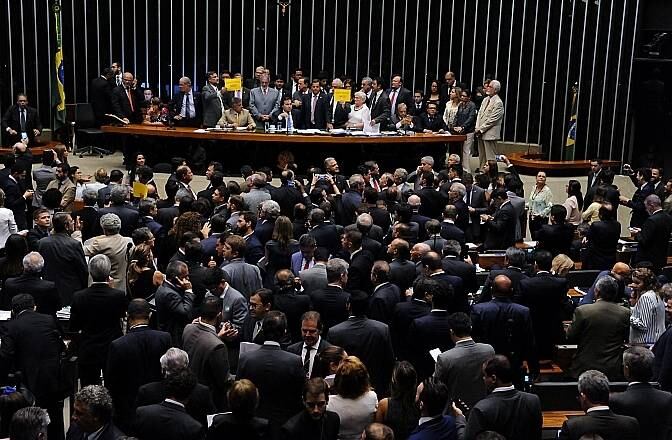 Deputados aprovaram urgência da reforma trabalhista
