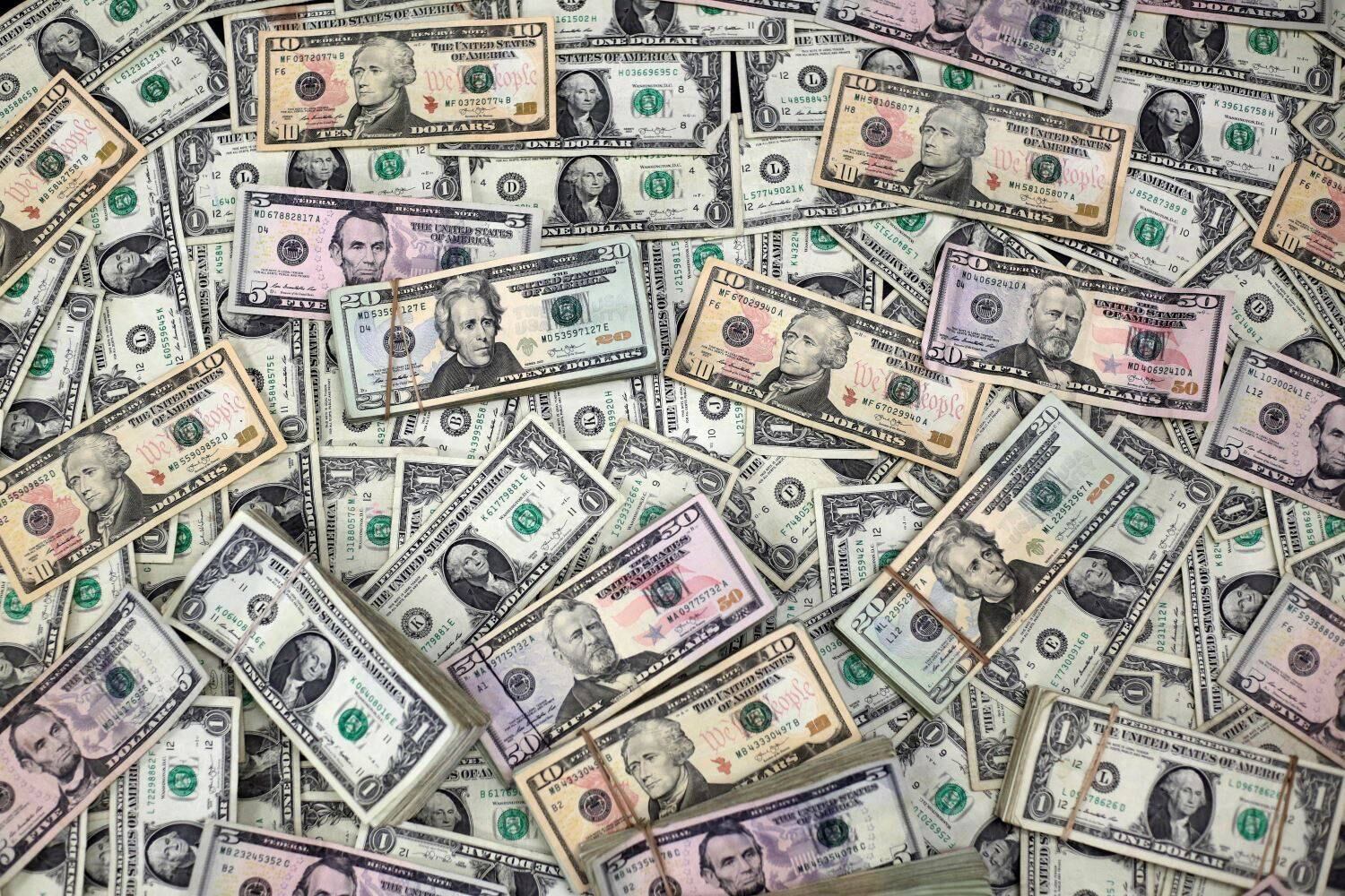 Dólar para turistas já supera R$ 6,20 nas casas de câmbio