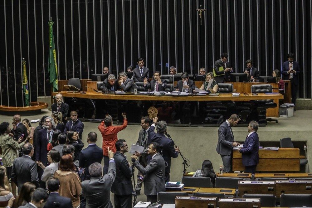 DF - SESSÃO/CONGRESSO/LDO - POLÍTICA - Vista geral do plenário da Câmara, em Brasília, durante sessão presidida pelo deputado federal Marcos Pereira (Republicanos-SP) para retomar a votação do Projeto de Lei (PLN) 18/19, que remaneja R$ 3 bilhões no Orçamento de 2019 e da Lei de Diretrizes Orçamentárias (LDO) de 2020, nesta quarta-feira, 9 de outubro de 2019. 09/10/2019 - Foto: GABRIELA BILó/ESTADÃO CONTEÚDO