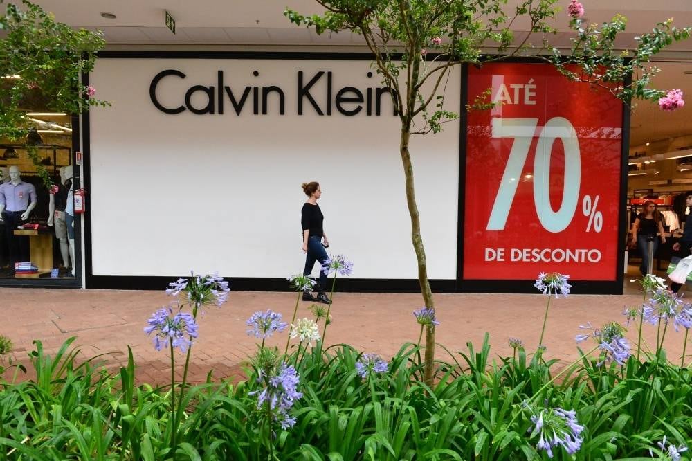 Economia com estrutura faz lojas aumentarem descontos