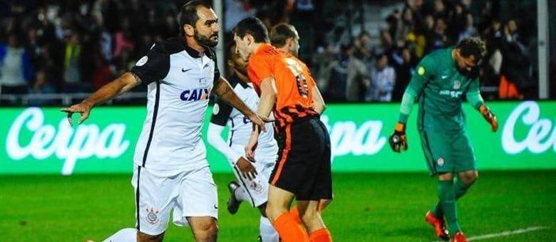 Fora desde agosto, meia Danilo deve voltar aos gramados até março