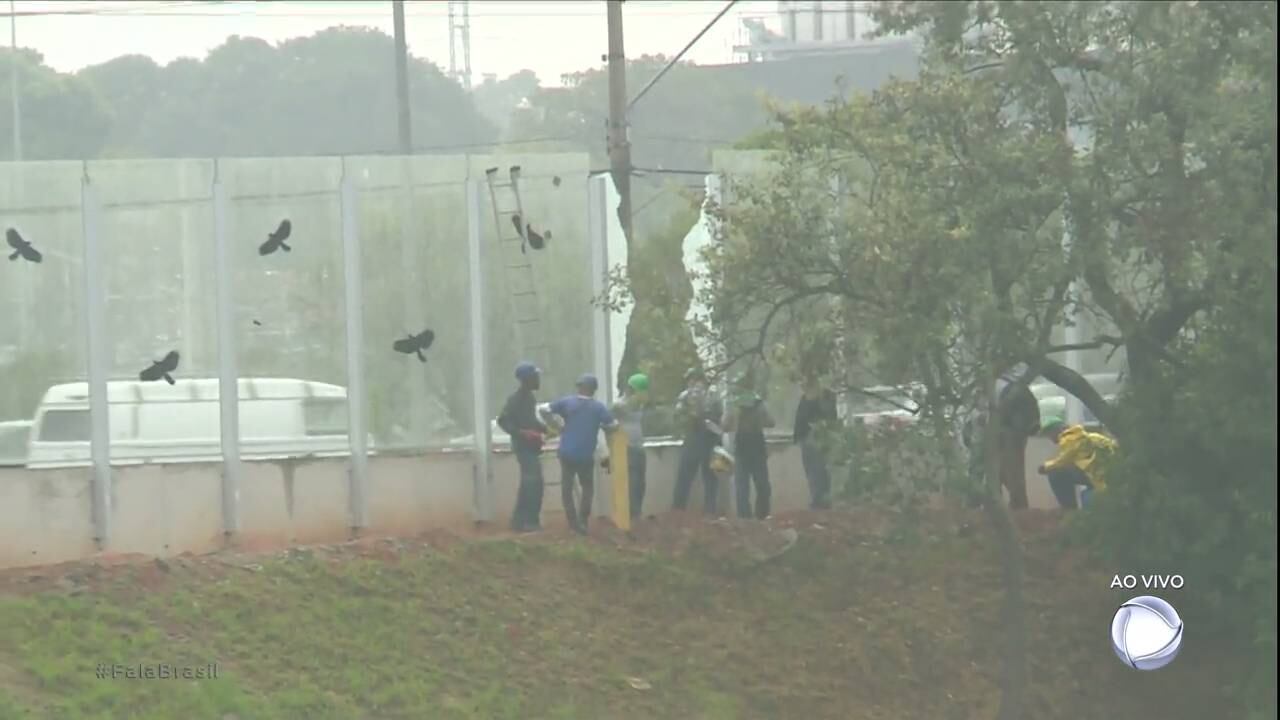 Muro da USP quebrado novamente