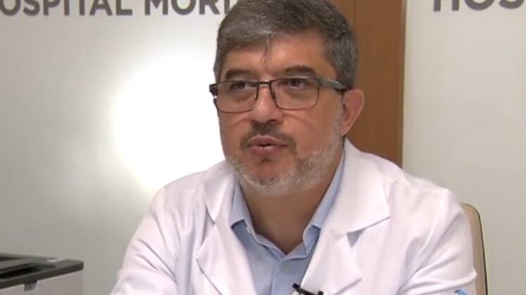 Segundo o dermatologista Marcelo Arnone, do Hospital Moriah, a mulher está correta na seletividade dos produtos na hora de se maquiar. "Existe o risco do próprio adulto em usar a maquiagem. O principal problema é uma irritação", relatou o especialista.