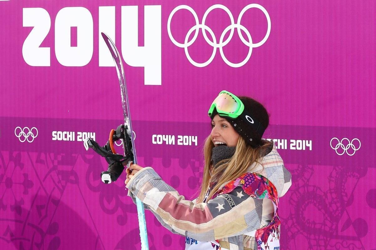 A norte-americana Jamie Anderson, ouro no snowboard em Sochi, faz parte do time que teme as distrações. Após afirmar que gostava de ver os atletas gatos dos Jogos por meio do Tinder, a bela resolveu deletar sua conta para focar na competição