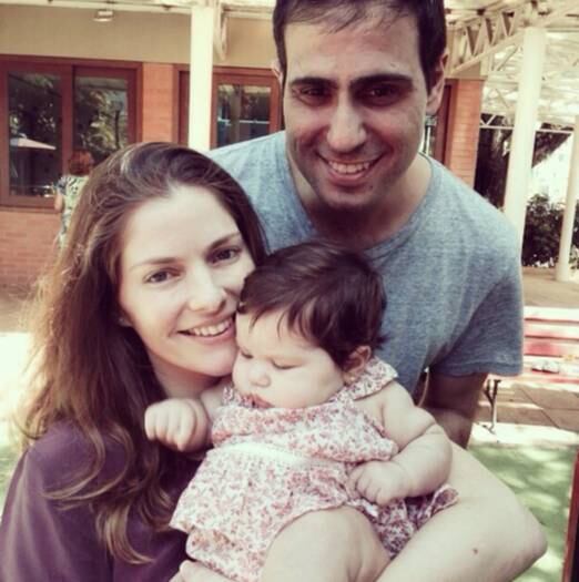 Ana é casada com o ortopedista Marco Lages. No apartamento do casal, não tem um cantinho da bagunça, não!

— A minha casa não tem um cantinho deles, a casa é toda deles!
Tem um cantinho meu. Você já entra em casa tropeçando em brinquedo, bola. A
casa é toda deles.

+ Esfrega na cara! Convidados se divertem em quadro Kidsafio

+ Quer ter o bumbum e coxas da Sabrina? Personal ensina os exercícios preferidos da Japa
