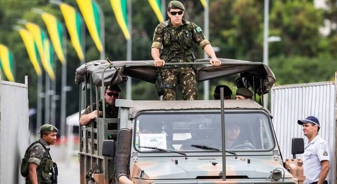 Área por onde Bolsonaro vai passar está completamente isolada