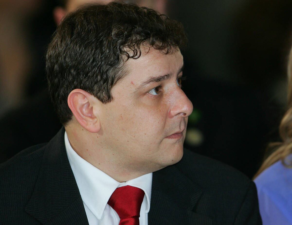 Filho de Lula fez o anúncio nesta segunda-feira