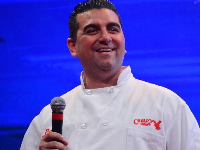 — Eu vim para cá ontem. Queria muito participar da coletiva de imprensa
Com presença de Cake Boss, Rede Record anuncia programação 2015
Apresentadores registram nas redes sociais lançamento da programação da Rede Record
Veja os bastidores do lançamento da programação 2015 da Rede Record
Rede Record anuncia reality show com Cake Boss