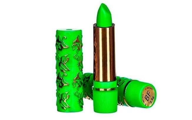 Batom verde que muda de cor é perigoso? Entenda a polêmica