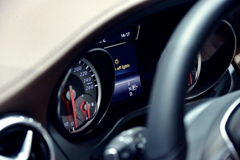 Mercedes-Benz GLA (2013)
Quer saber tudo sobre carros? Acesse www.r7.com/carros