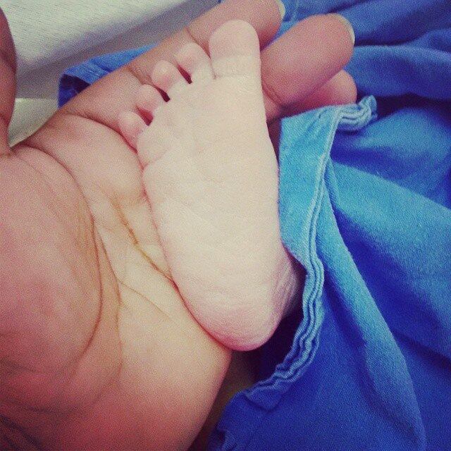 O máximo que conhecemos do Kaique é o pézinho e, convenhamos, já é uma gracinha, não acha? 
