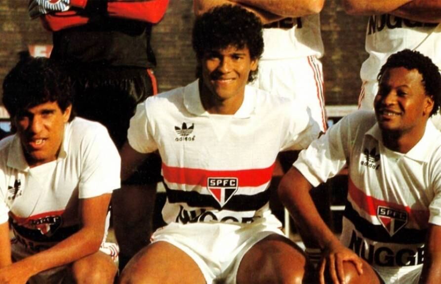 "Menudos do Morumbi" - Menudo foi um grupo musical porto-riquenho de muito sucesso nos anos 80. O fenômeno musical deu origem ao apelido para a garotada do Tricolor, comandado pelo técnico Cilinho. Os “Menudos do Morumbi” deram certo quando mesclados com os experientes Pita, Falcão, Careca, Darío Pereyra e Oscar. Muller foi campeão Paulista em 1985 e 1987 e Campeão Brasileiro em 1986. Depois de jogar no exterior, voltou ao Tricolor em 1991, e fez parte do time bicampeão mundial sob o comando de Telê Santana