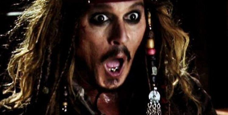 Os produtores de Piratas do Caribe também ficaram em dúvida com a permanência e o protagonismo de Depp no elenco do sexto filme. A notícia levantou suspeitas de que o ator teria sido deixado de fora da franquia por causa de toda a controversa em que está envolvido com Amber Heard