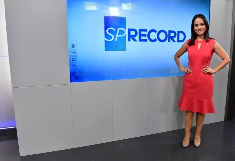 Lidiane Shayuri é a responsável pela previsão do tempo do noticiário