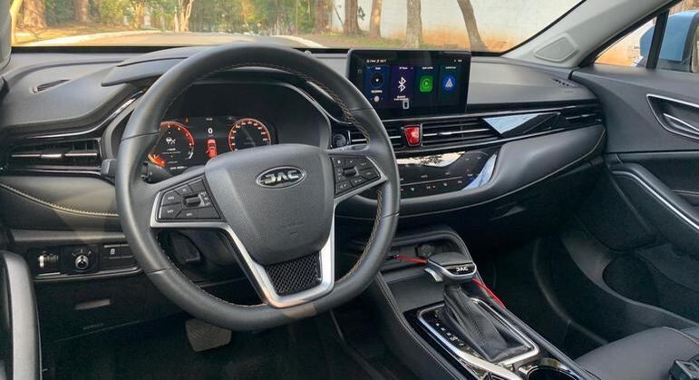 Nova multimídia de 10,25 polegadas e coonta com Android Auto e Apple CarPlay com função de espelhamento sem fio