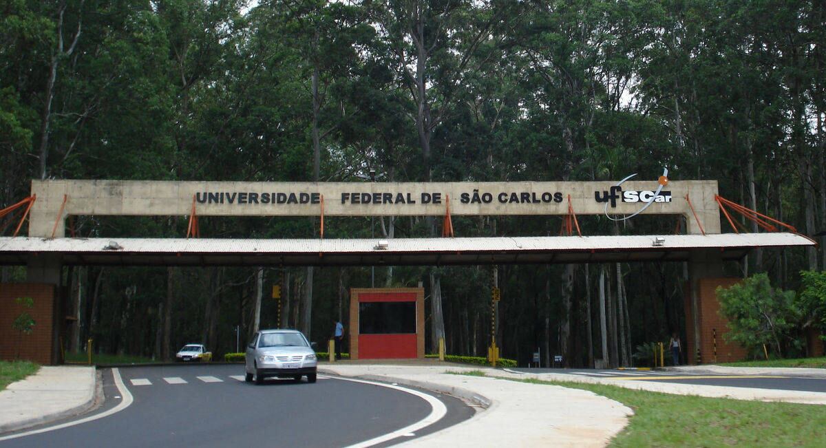 O motivo, segundo a direção da universidade, visa a garantia das condições de segurança pessoal e patrimonial