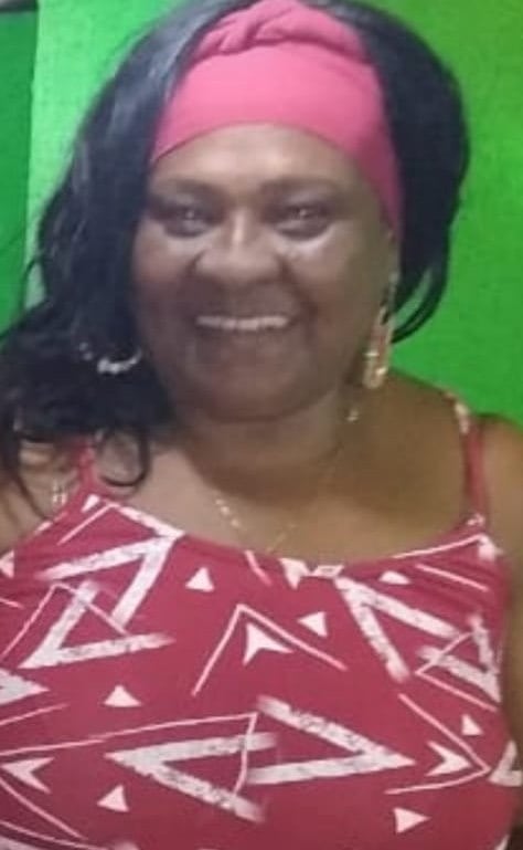 Tânia trabalhava como costureira