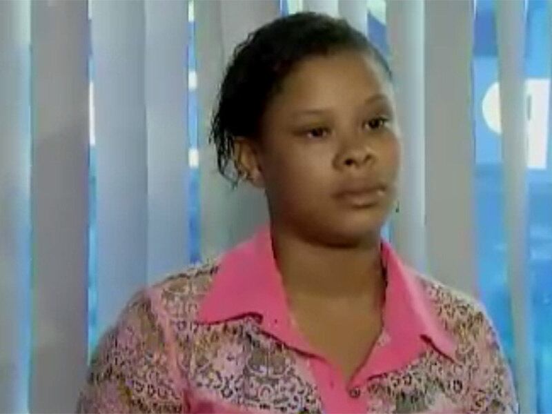 O
acusado negou que a mãe da criança já soubesse que ela estivesse morta e disse
que fez tudo sozinho. Segundo a polícia, a mãe de Rafael também pode estar
envolvida no crime, pois ela inventou todas as testemunhas que, ao longo da
investigação, foi provado que não existiam