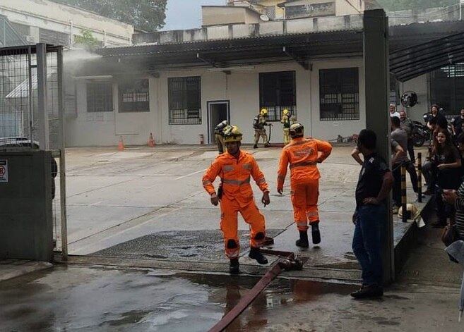 Funcionários perceberam fumaça em um dos cômodos