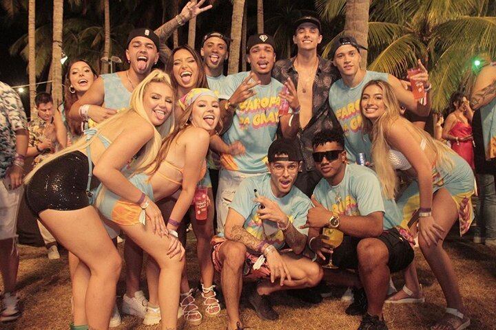 Vitória e Felipe ficaram pela primeira vez na Farofa da Gkay, festa que durou três dias em um hotel em Fortaleza. Na ocasião, como ela mesma falou, ficou com 46 pessoas. 