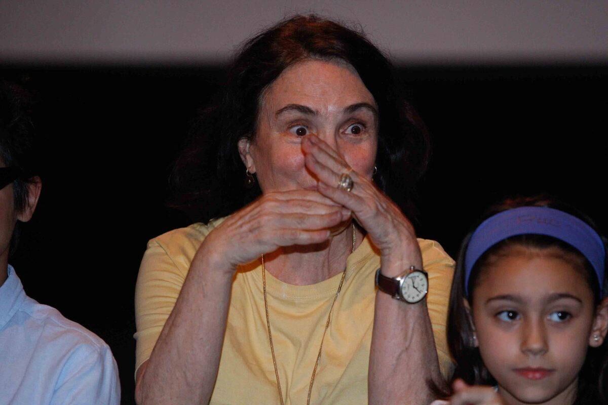 Regina Duarte comanda seu segundo trabalho como diretora
Veja também: O jogo virou! Casamento de famosa atriz fura-olho está em
crise