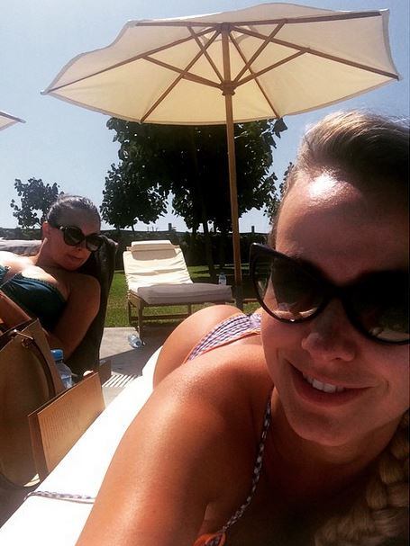 

— Mudança na minha vida não tem. Uma coisa que fiz, mais um trabalho que
eu fiz, um trabalho do qual gostei muito do resultado, muito feliz e,
principalmente, com a equipe maravilhosa com quem trabalhei

Vídeo: Raul Gazolla e Lola Melnick vivem clima romântico no palco do Legendários

+ Legendários também está no Facebook. Curta!

+ Siga a atração de Marcos Mion no Twitter!
