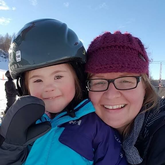 Ela e sua mãe, Sonja, não desistiram. E a menina encontrou um lugar que a acolhesse. Resultado: a garotinha demonstrou um enorme potencial e tem atuado com bastante desenvoltura nesse estúdio