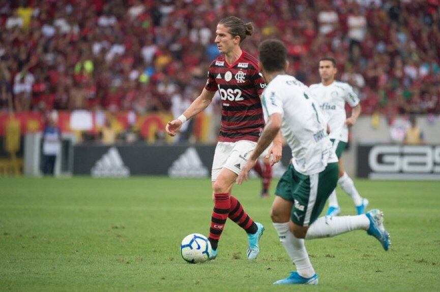 PRECISÃO - O Fla também é o time que mais tem cruzamentos certos neste Campeonato Brasileiro. São 108, dos 446, ao todo. A tendência é que, com a qualidade de seus recém-chegados laterais, Rafinha e Filipe Luís, o número seja mais expressivo ainda