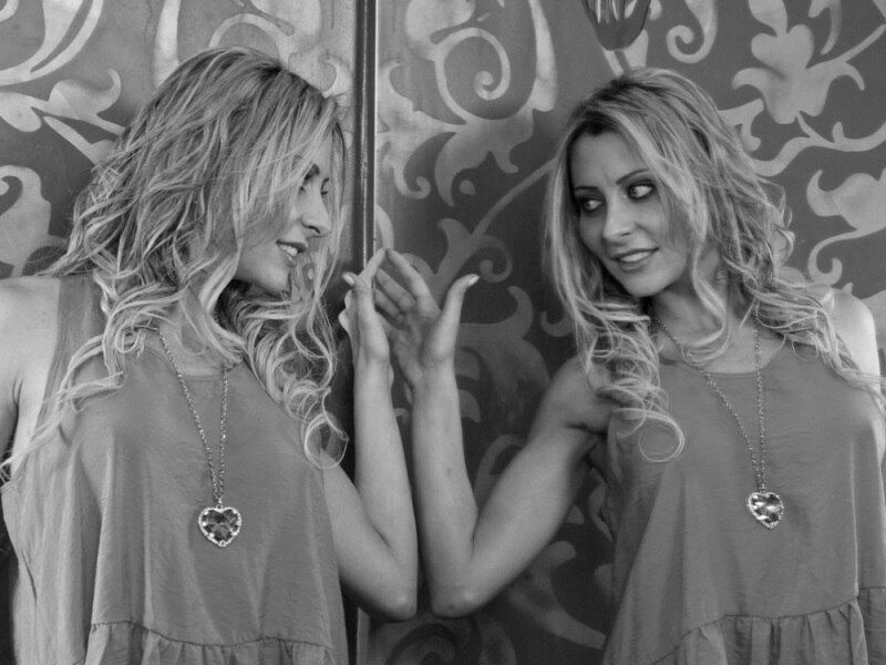 A modelo tinha uma vida cheia de carros importados, viagens internacionais e dinheiro fácil. Leia mais
