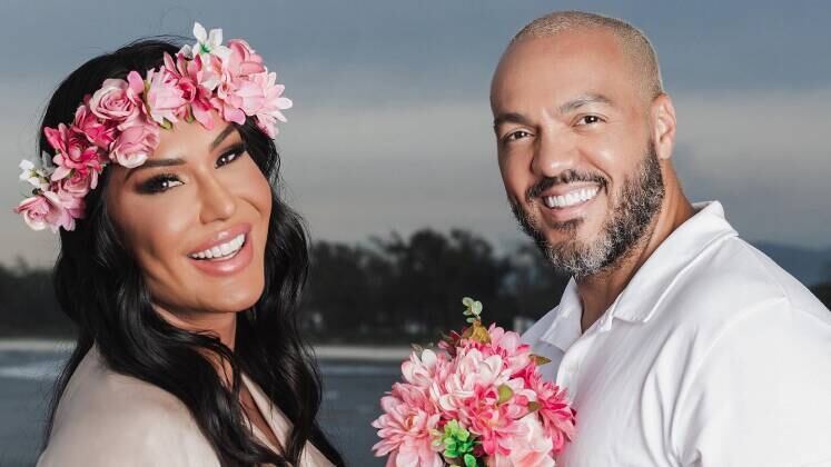 Belo e Gracyanne têm contas bloqueadas após dívida de R$ 690 mil de aluguel

Após o bloqueio financeiro, nas contas do casal foram encontrados R$ 60 mil. A dívida é do aluguel de uma mansão no bairro Planalto Paulista, em São Paulo, onde moraram entre 2017 e 2019. Além de aluguel, foram descobertas dívidas relacionadas a impostos e danos materiais dos móveis da residência. A assessoria do cantor disse que aguarda a posição da equipe jurídica dele para se pronunciar 